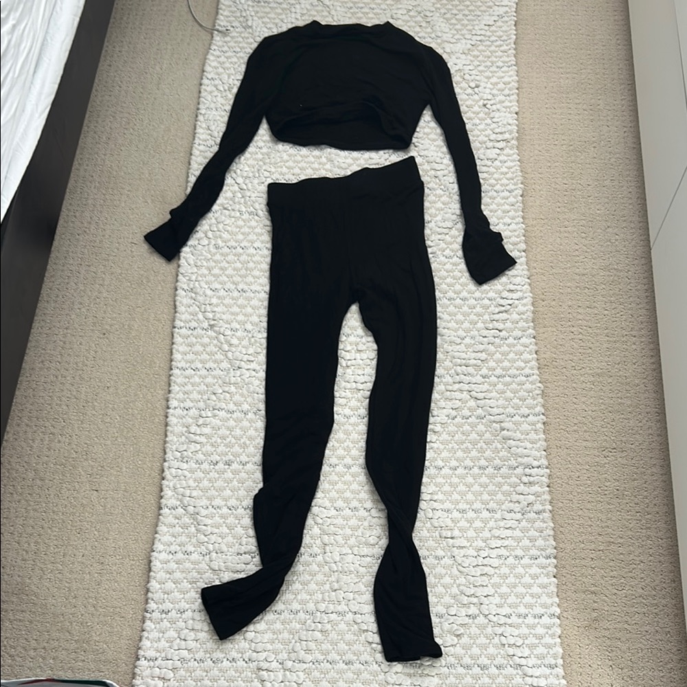 Black Long Sleeve Crop Top and Leggings Set